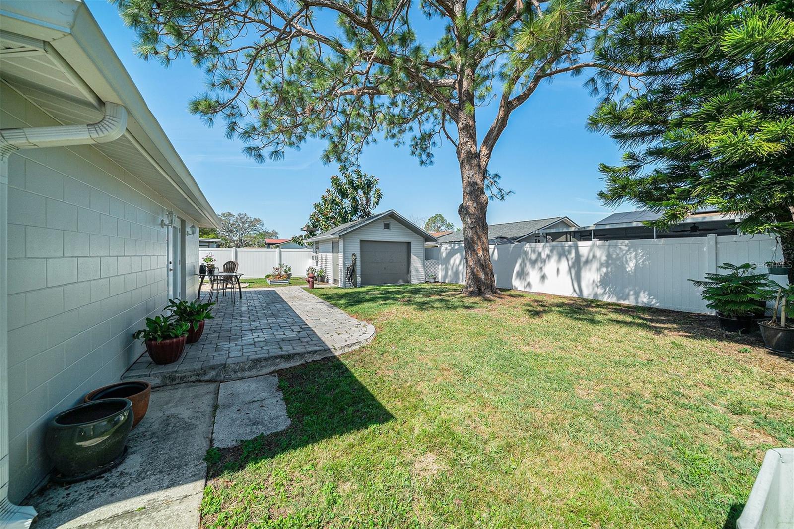 Listing photo id 21 for 8415 Westridge Drive