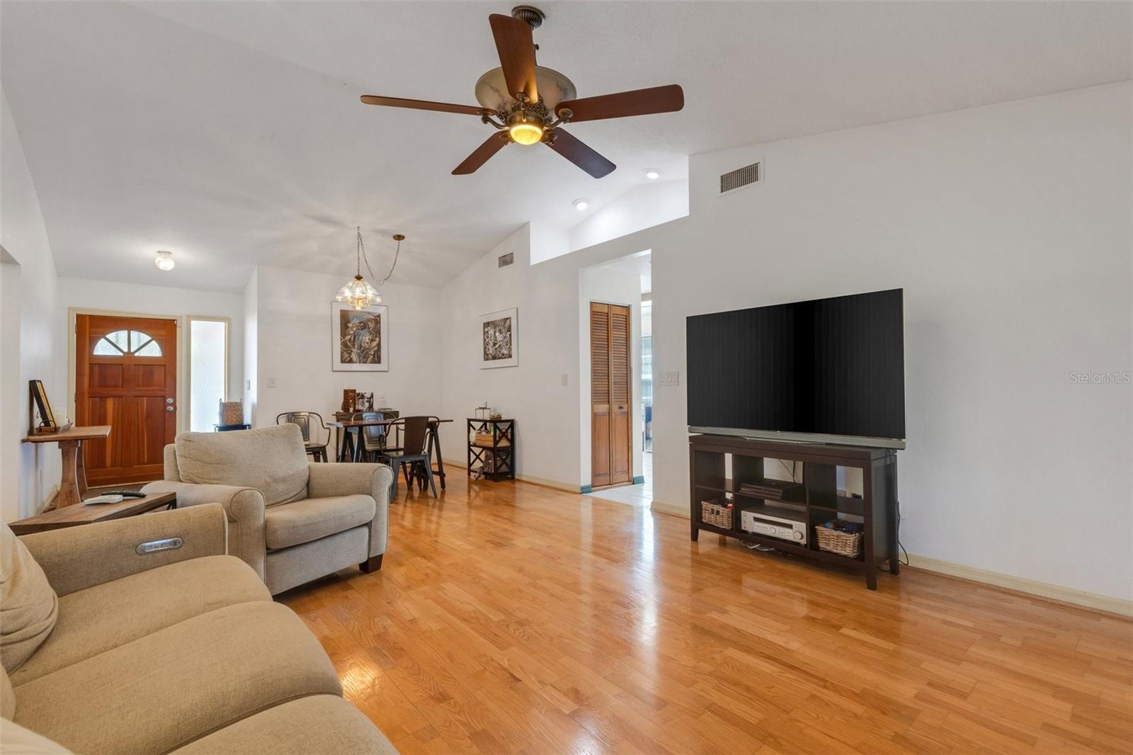 Image 2 of 52 For 80 Squire Court