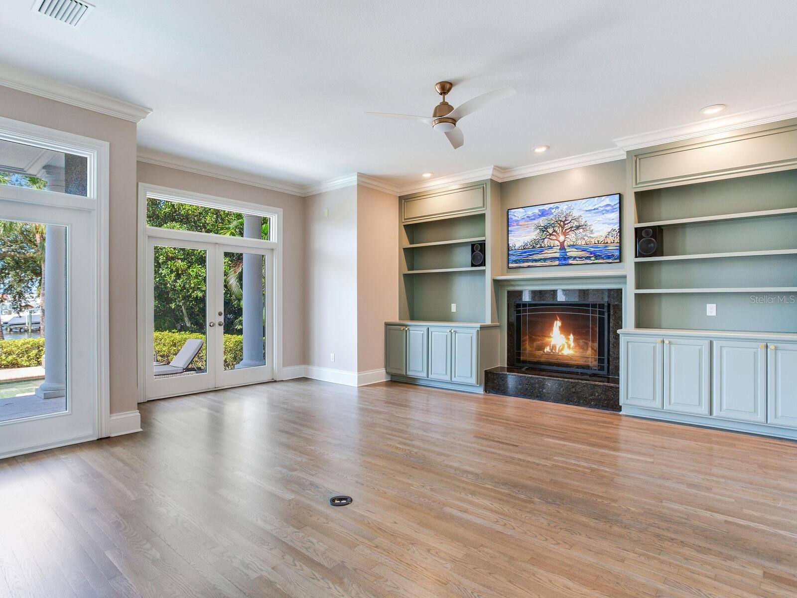 Listing photo id 10 for 2509 Dundee Street