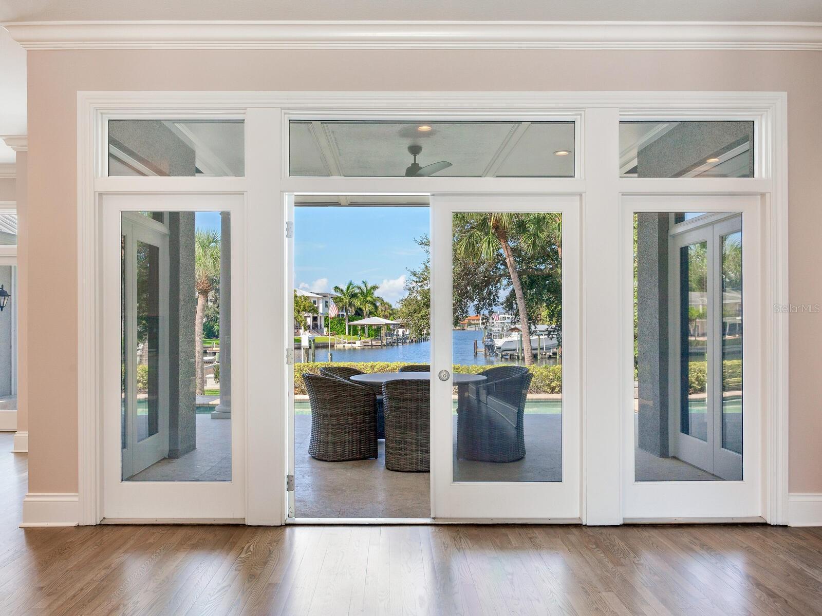 Listing photo id 11 for 2509 Dundee Street