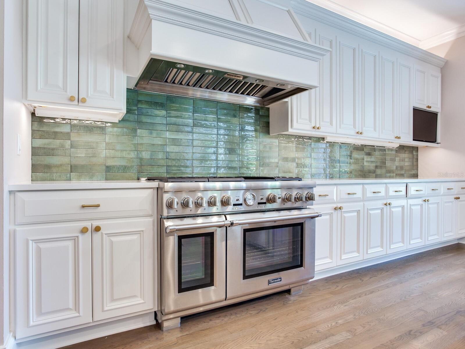 Listing photo id 14 for 2509 Dundee Street