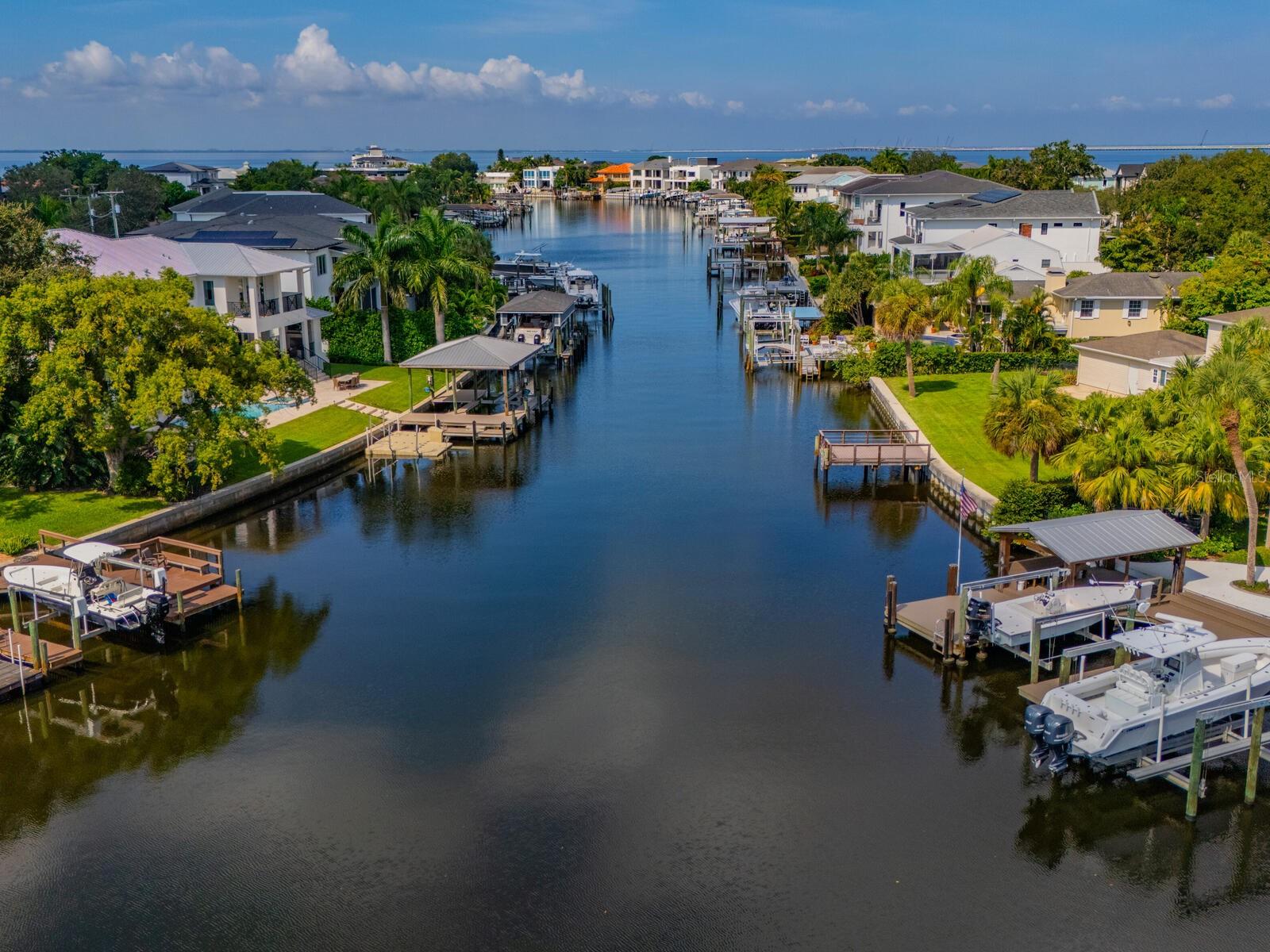 Listing photo id 36 for 2509 Dundee Street