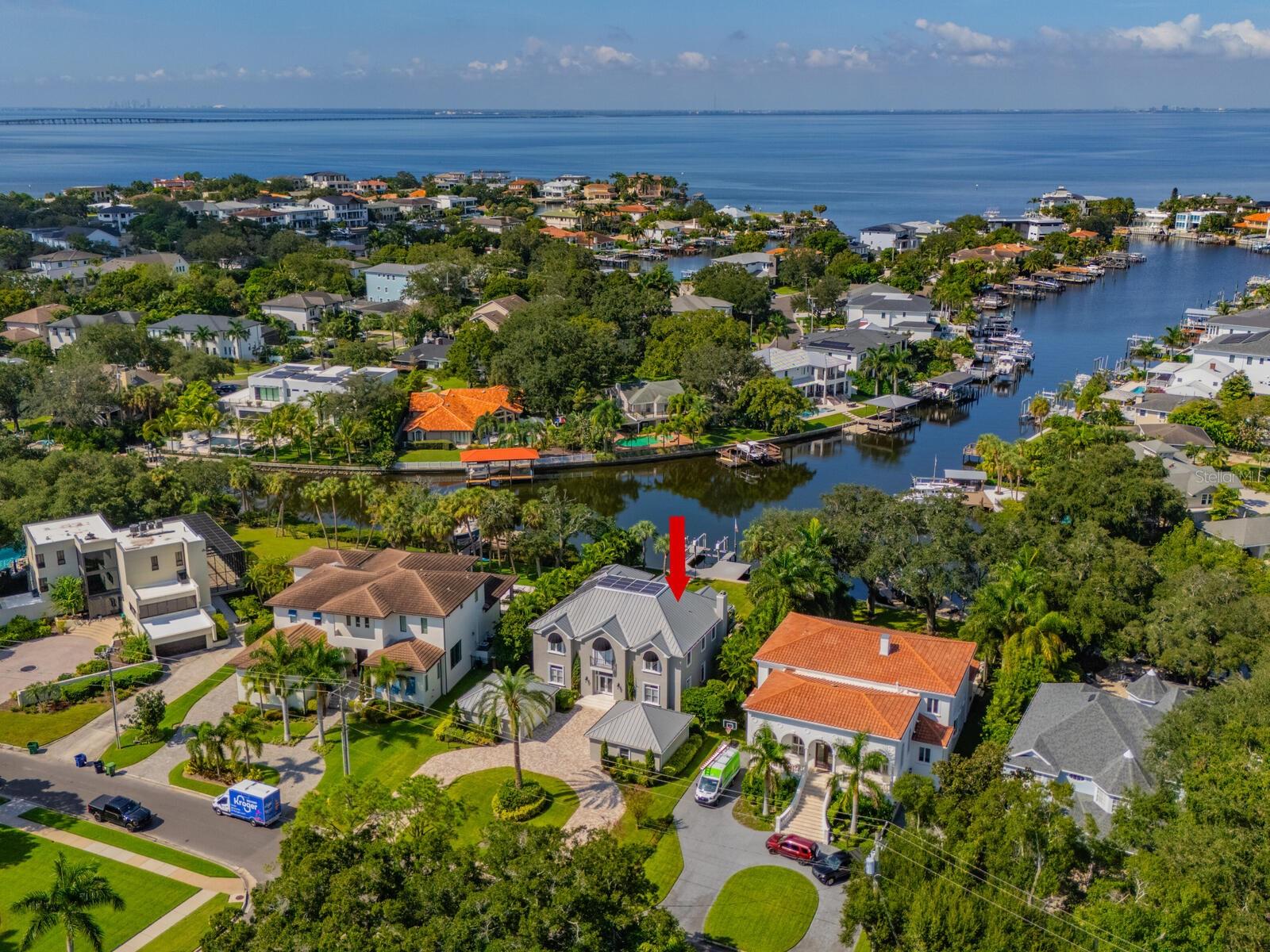Listing photo id 2 for 2509 Dundee Street