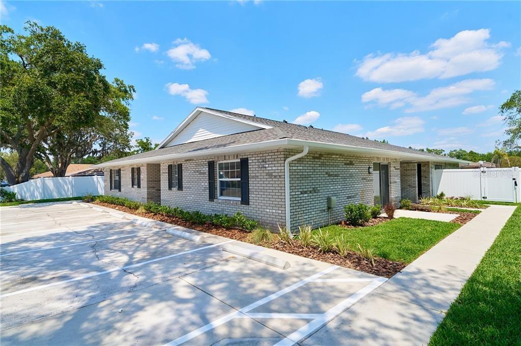 Image 9 of 32 For 3106 Bloomingdale Villas Court