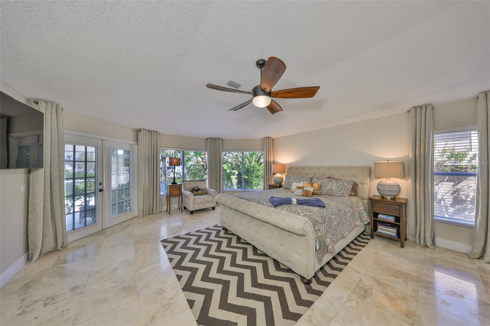 Listing photo id 23 for 6467 Rubia Circle