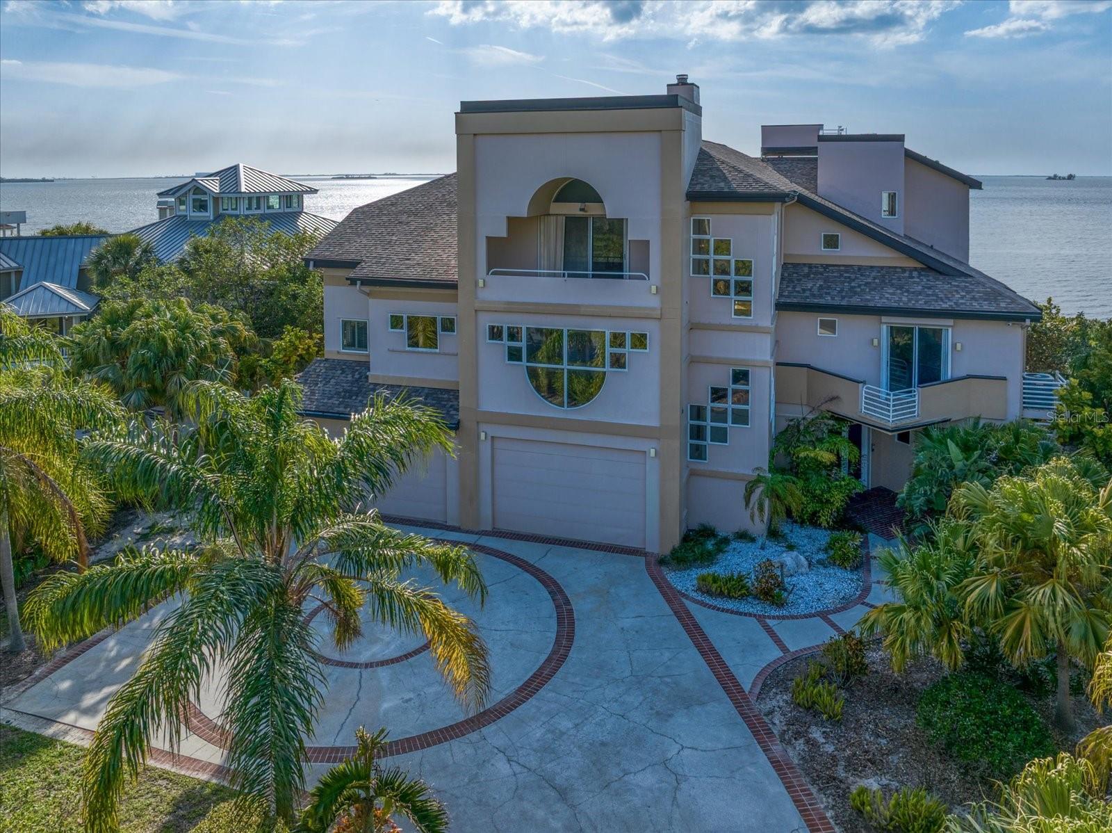 Image 8 of 74 For 812 Point Seaside Drive