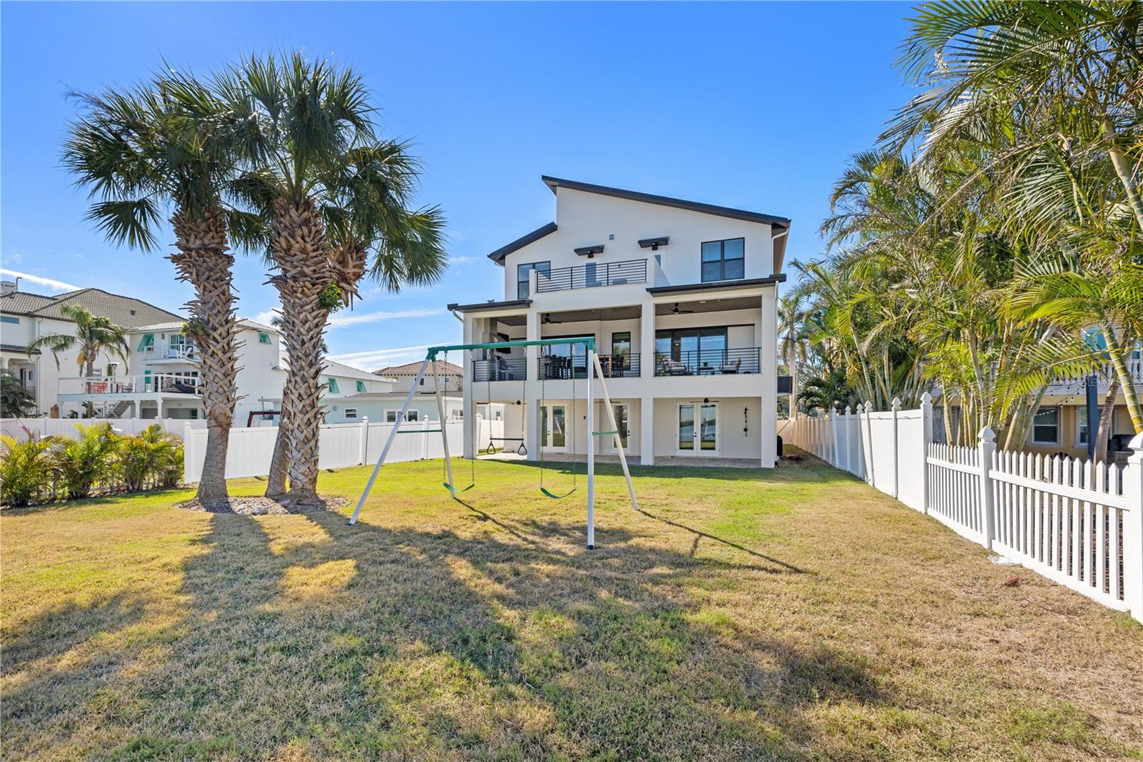 Listing photo id 70 for 1843 Bayou Grande Boulevard Ne