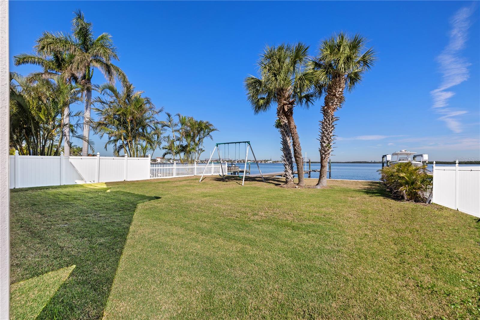 Listing photo id 82 for 1843 Bayou Grande Boulevard Ne