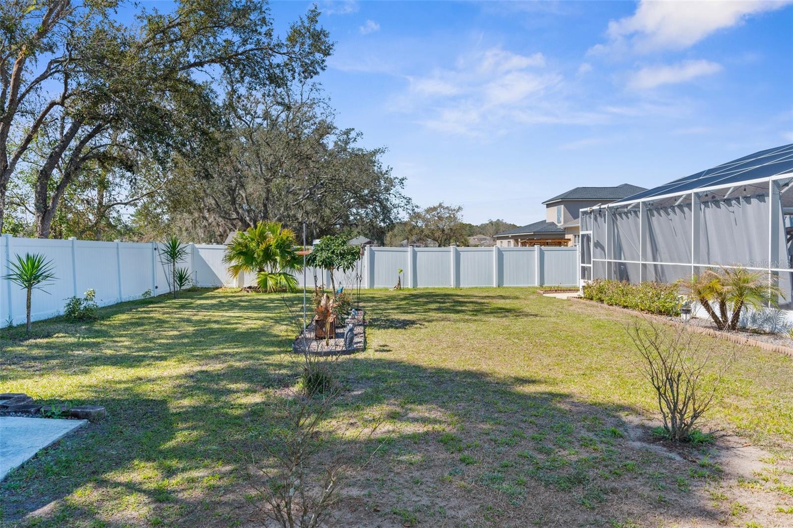 Listing photo id 43 for 13424 Hunters Point Street