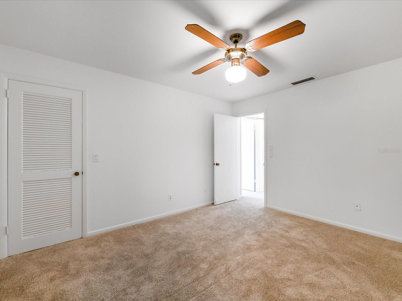 Image 33 of 70 For 13304 Meadowwood Court