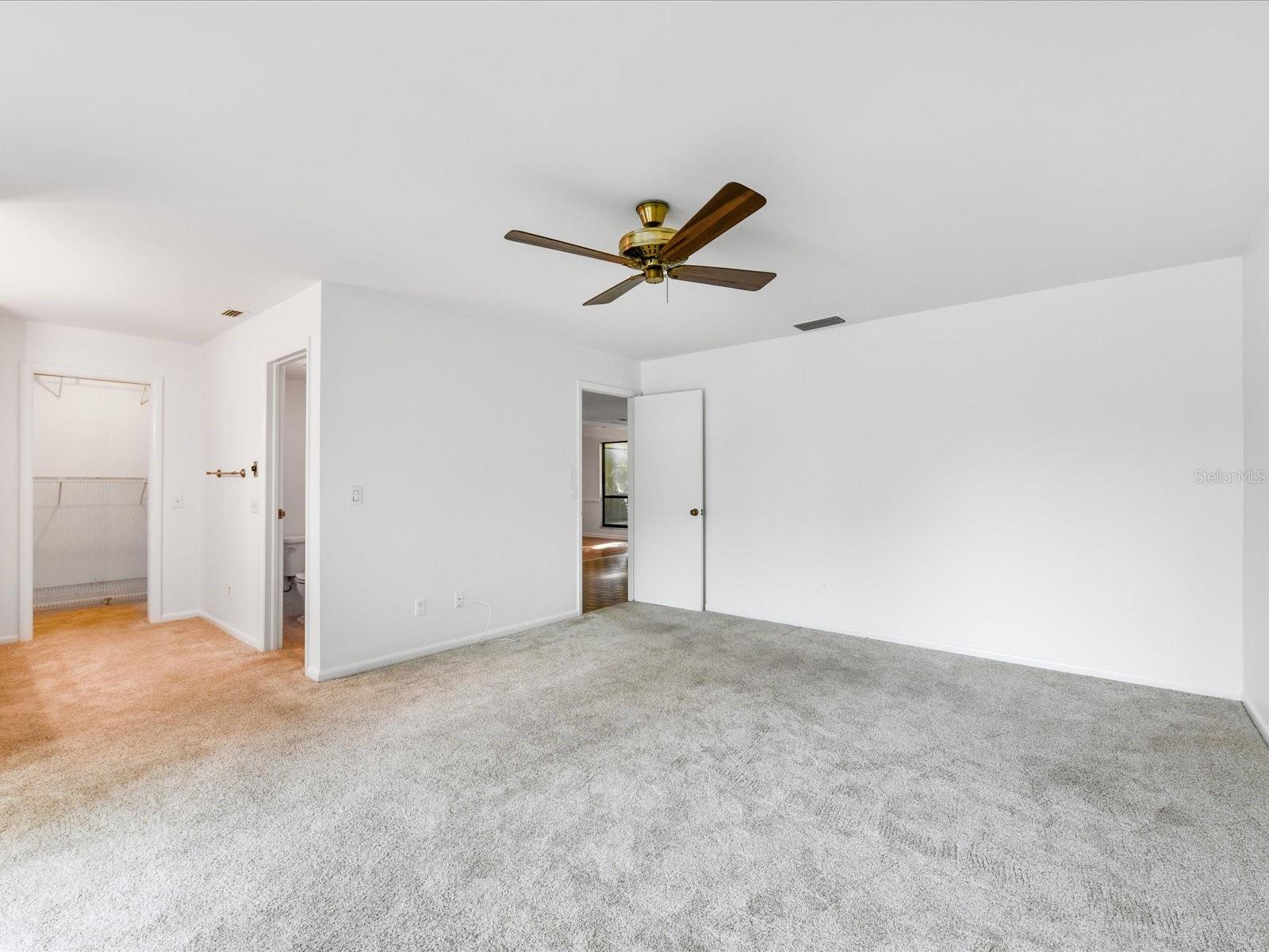 Image 43 of 70 For 13304 Meadowwood Court