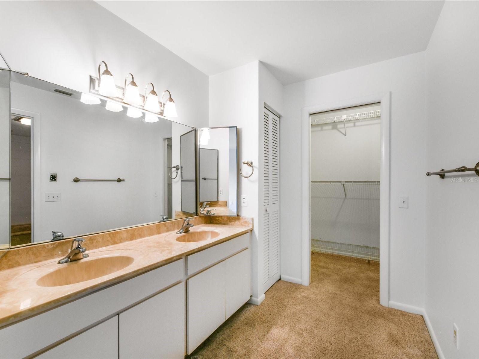 Image 45 of 70 For 13304 Meadowwood Court