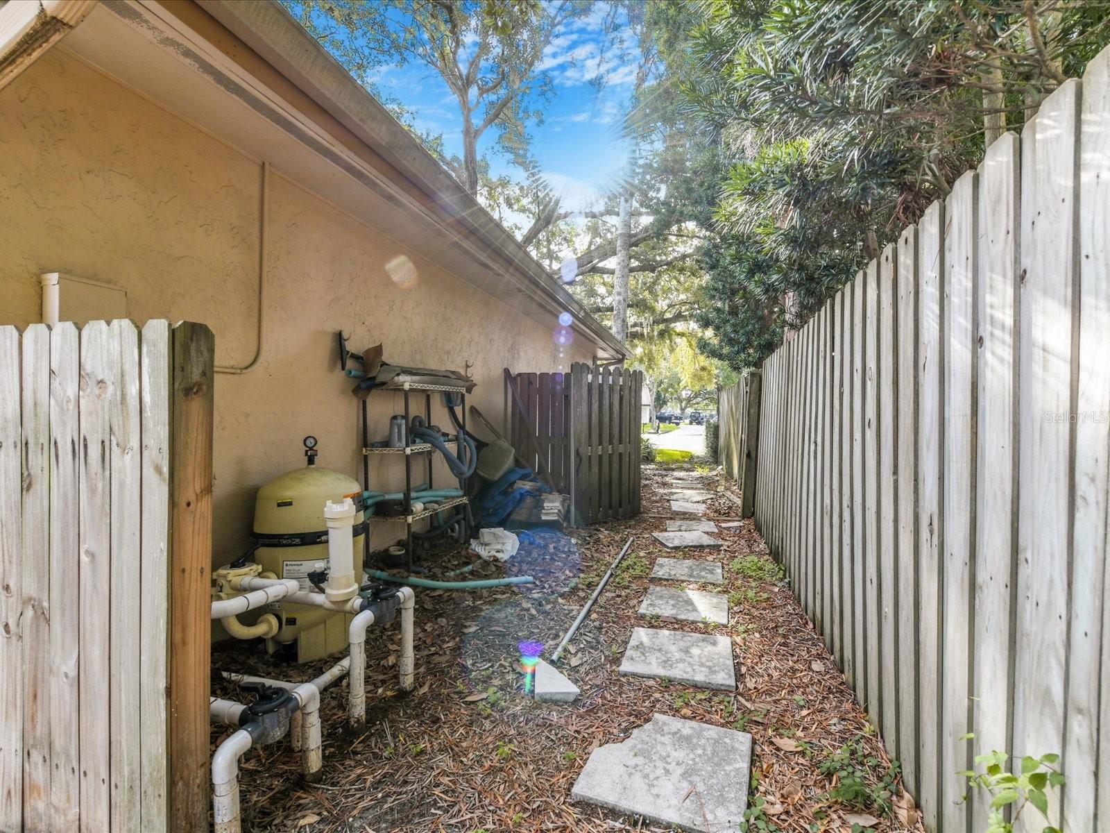 Image 50 of 70 For 13304 Meadowwood Court
