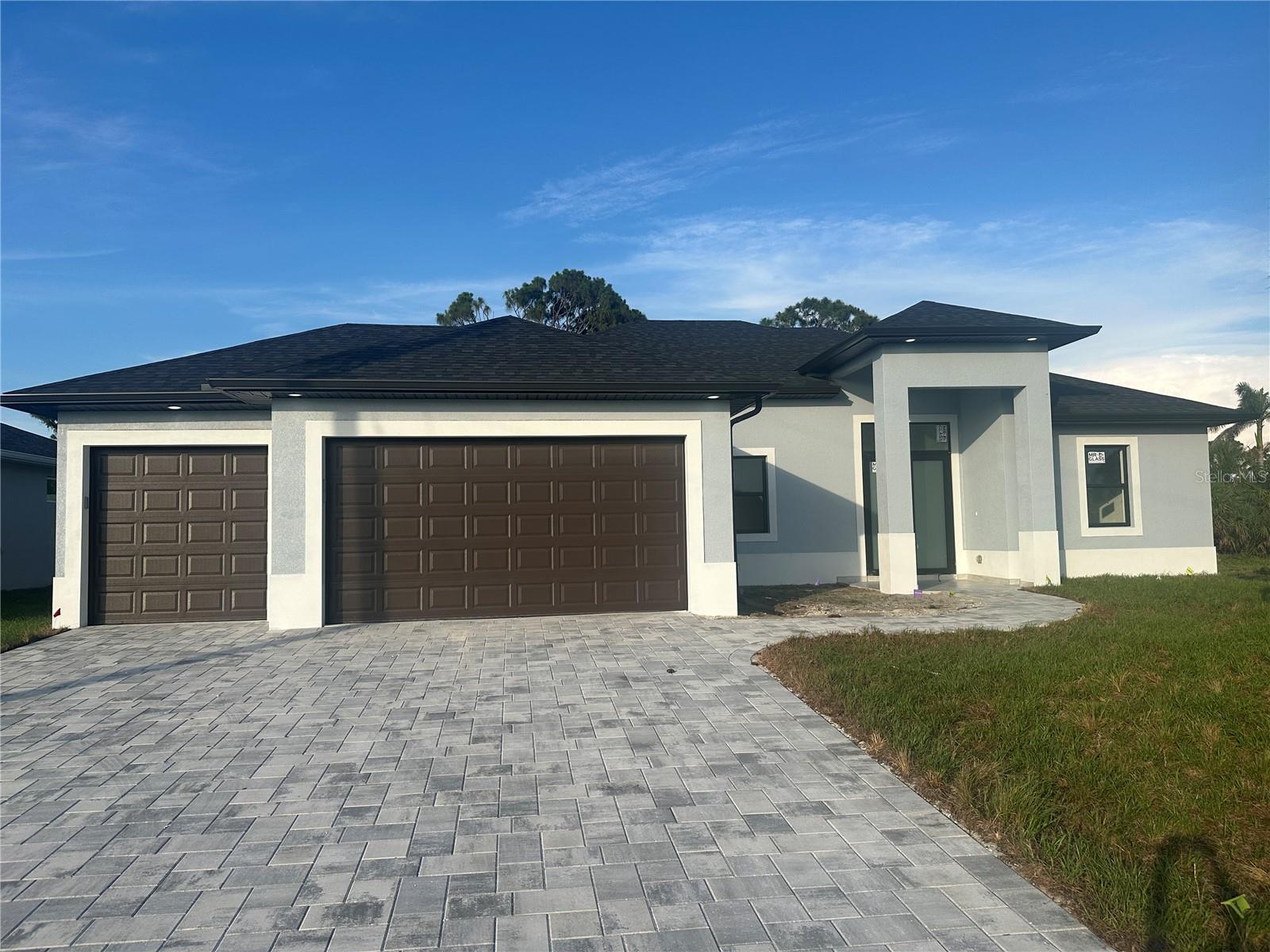 Listing photo id 14 for 9 Tee View Road