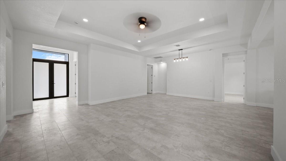 Listing photo id 19 for 9 Tee View Road