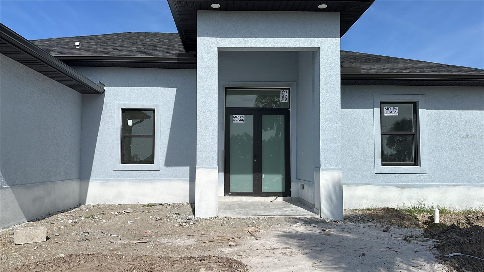Listing photo id 1 for 9 Tee View Road