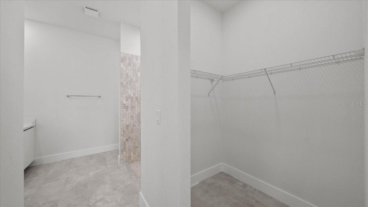 Listing photo id 29 for 9 Tee View Road