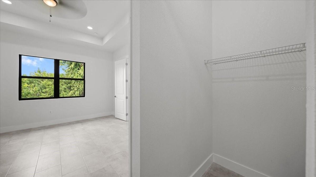 Listing photo id 30 for 9 Tee View Road