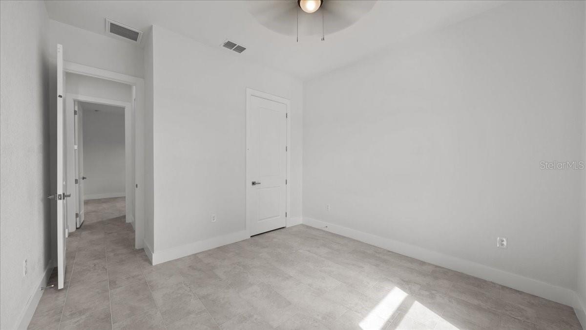 Listing photo id 36 for 9 Tee View Road
