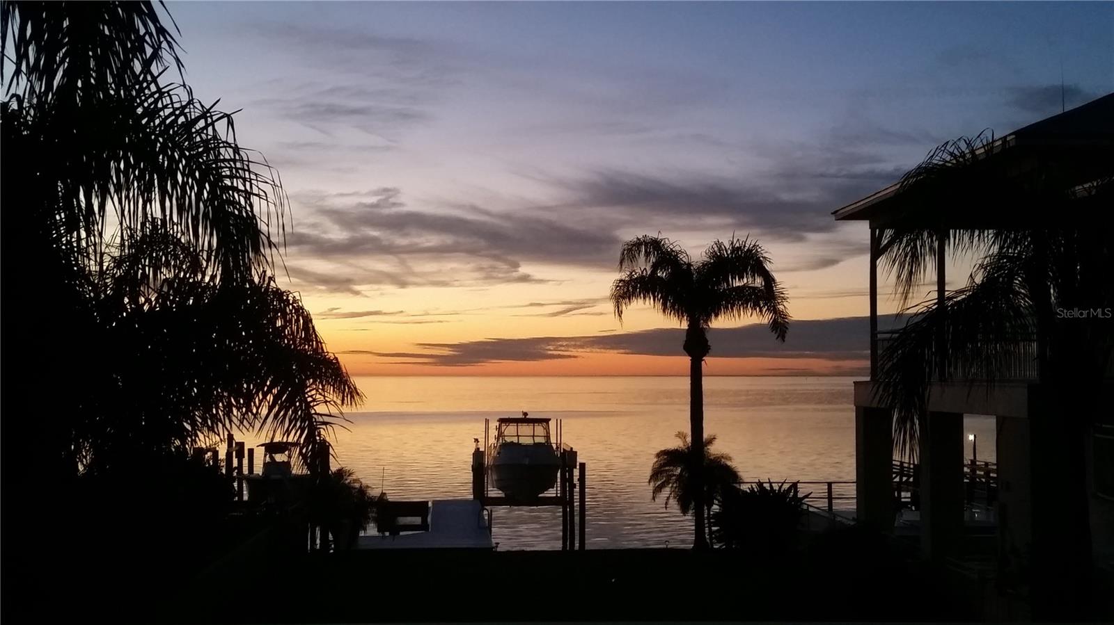 Listing photo id 93 for 5241 West Shore Drive