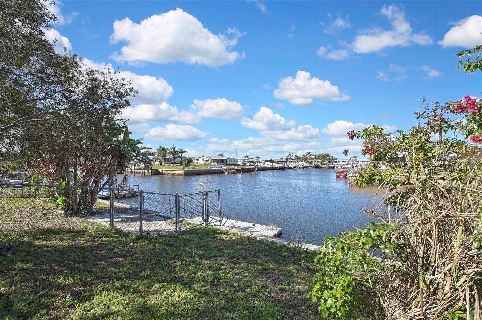 Listing photo id 53 for 12527 1st Isle