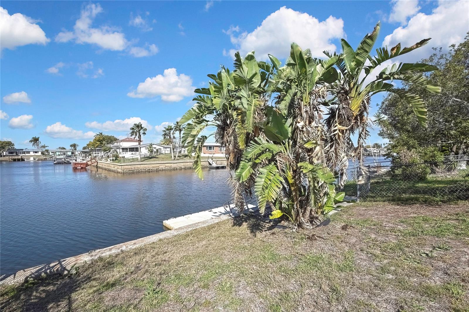 Listing photo id 58 for 12527 1st Isle