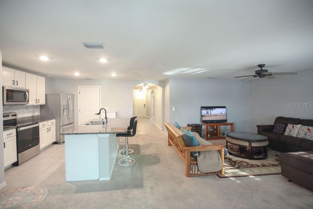 Listing photo id 8 for 7771 Davie Ray Drive