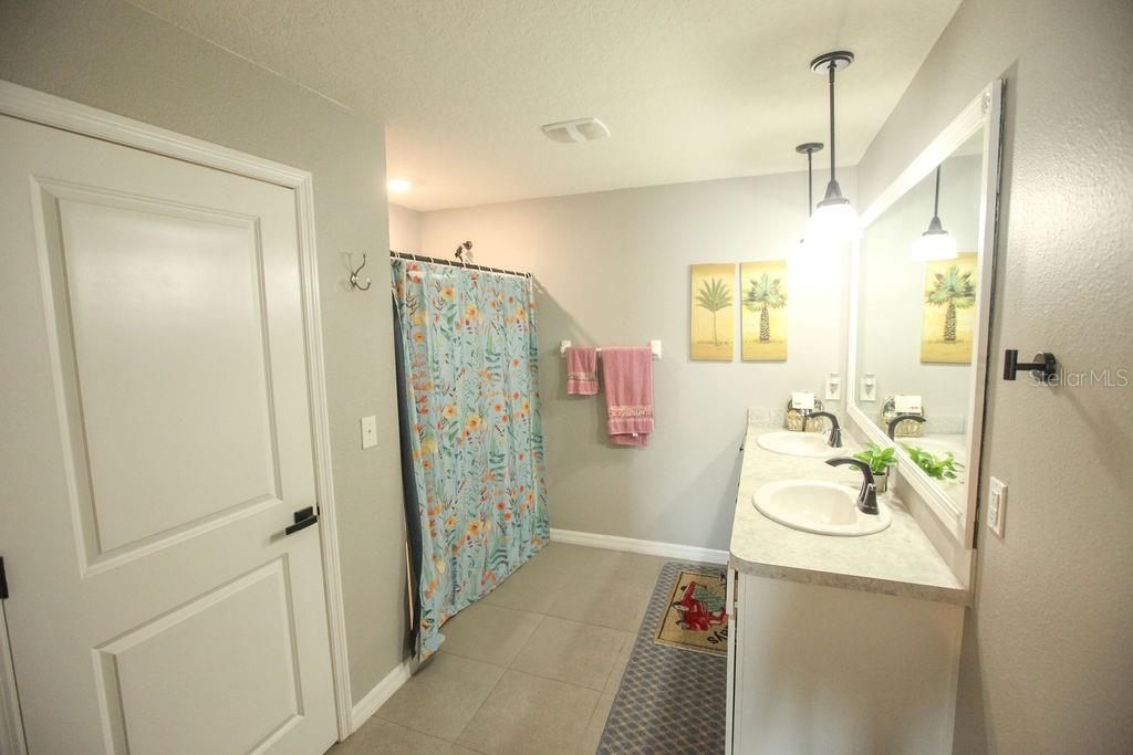 Listing photo id 17 for 7771 Davie Ray Drive