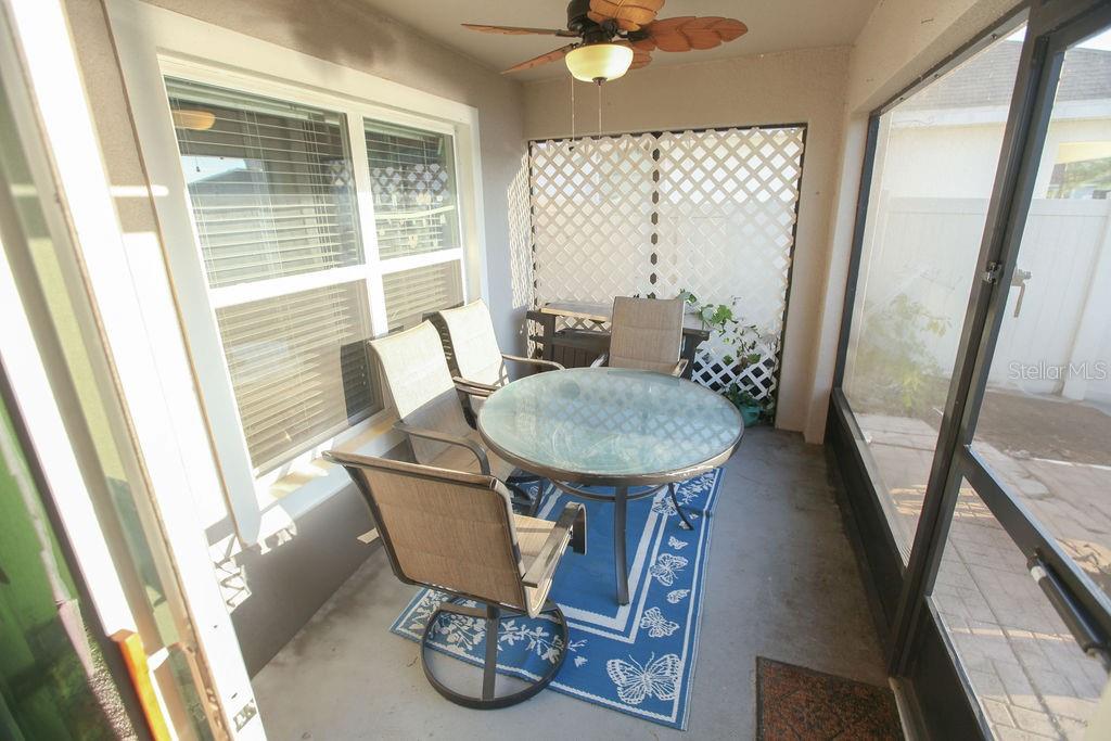 Listing photo id 5 for 7771 Davie Ray Drive