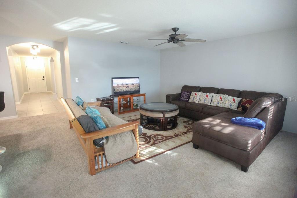 Listing photo id 7 for 7771 Davie Ray Drive