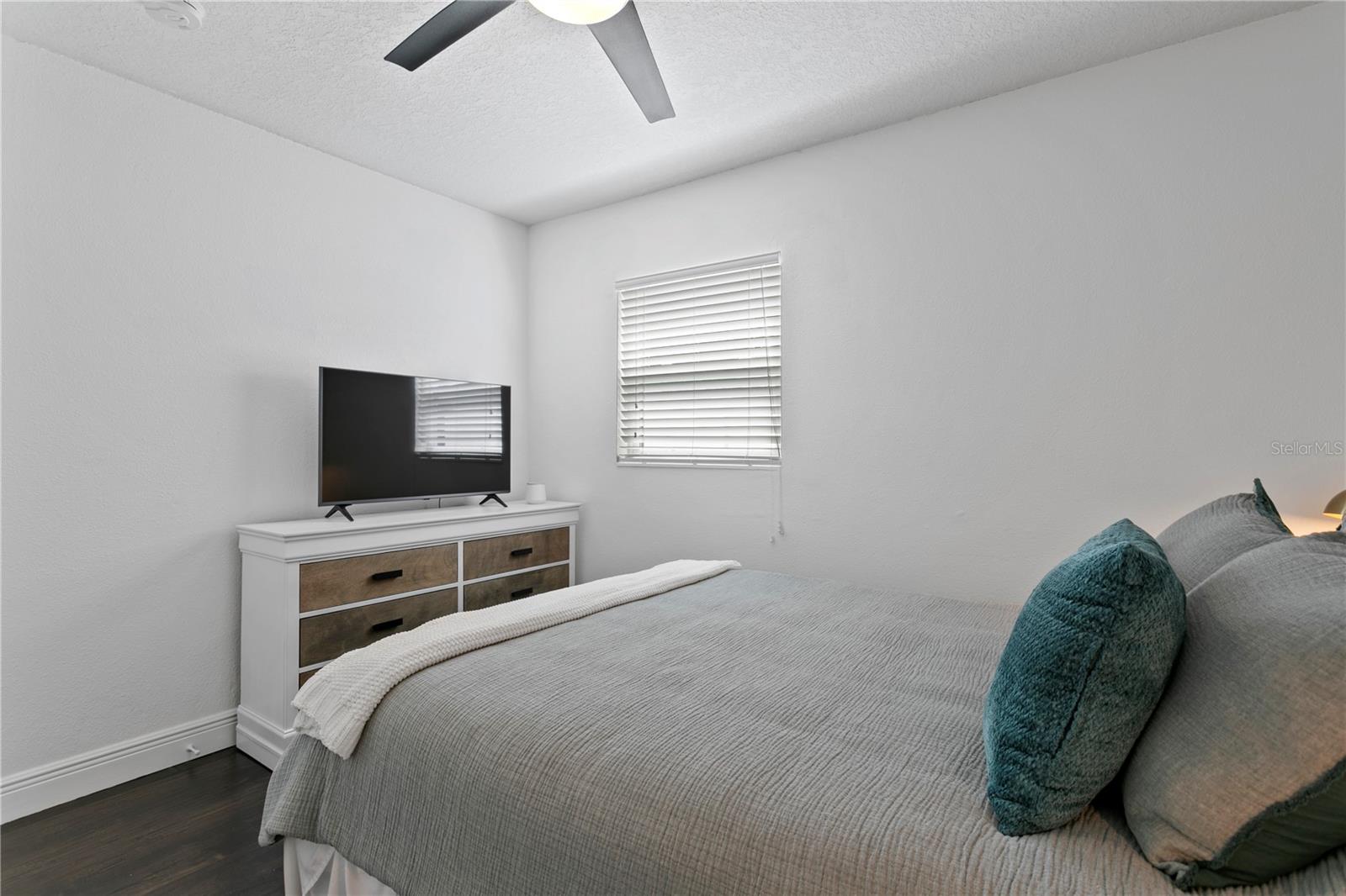 Image 33 of 47 For 2912 Winthrop Road
