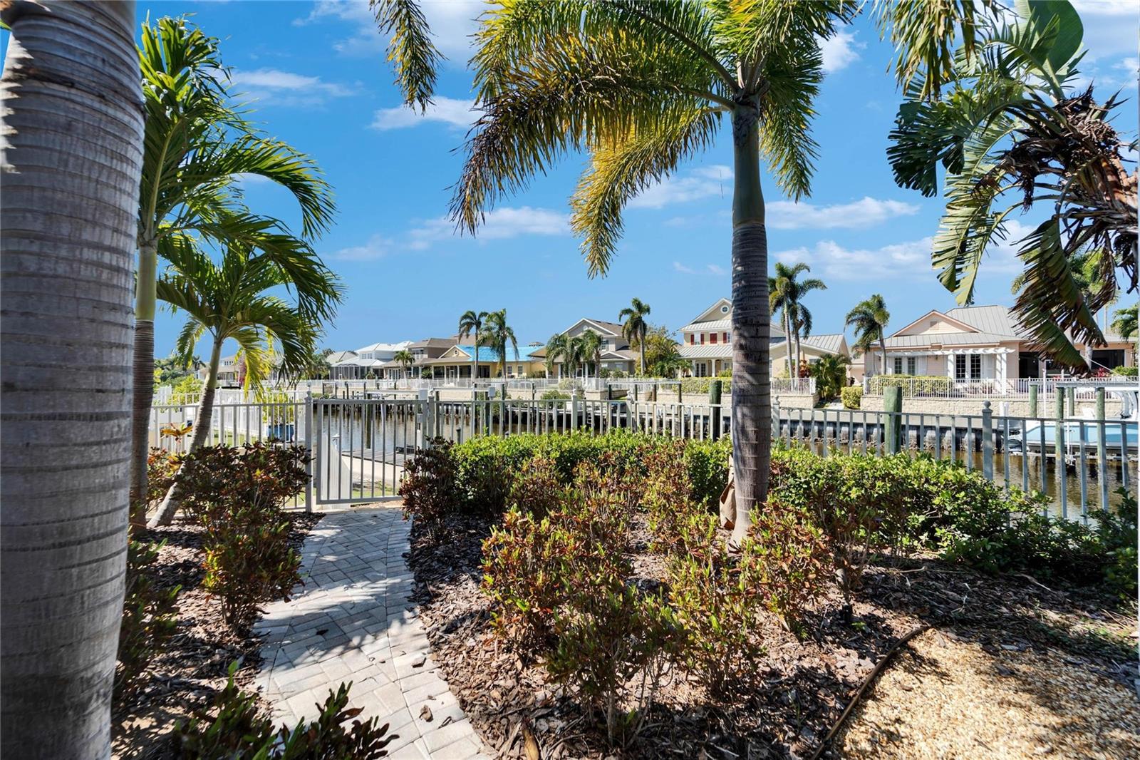 Image 20 of 100 For 5616 Seagrass Place