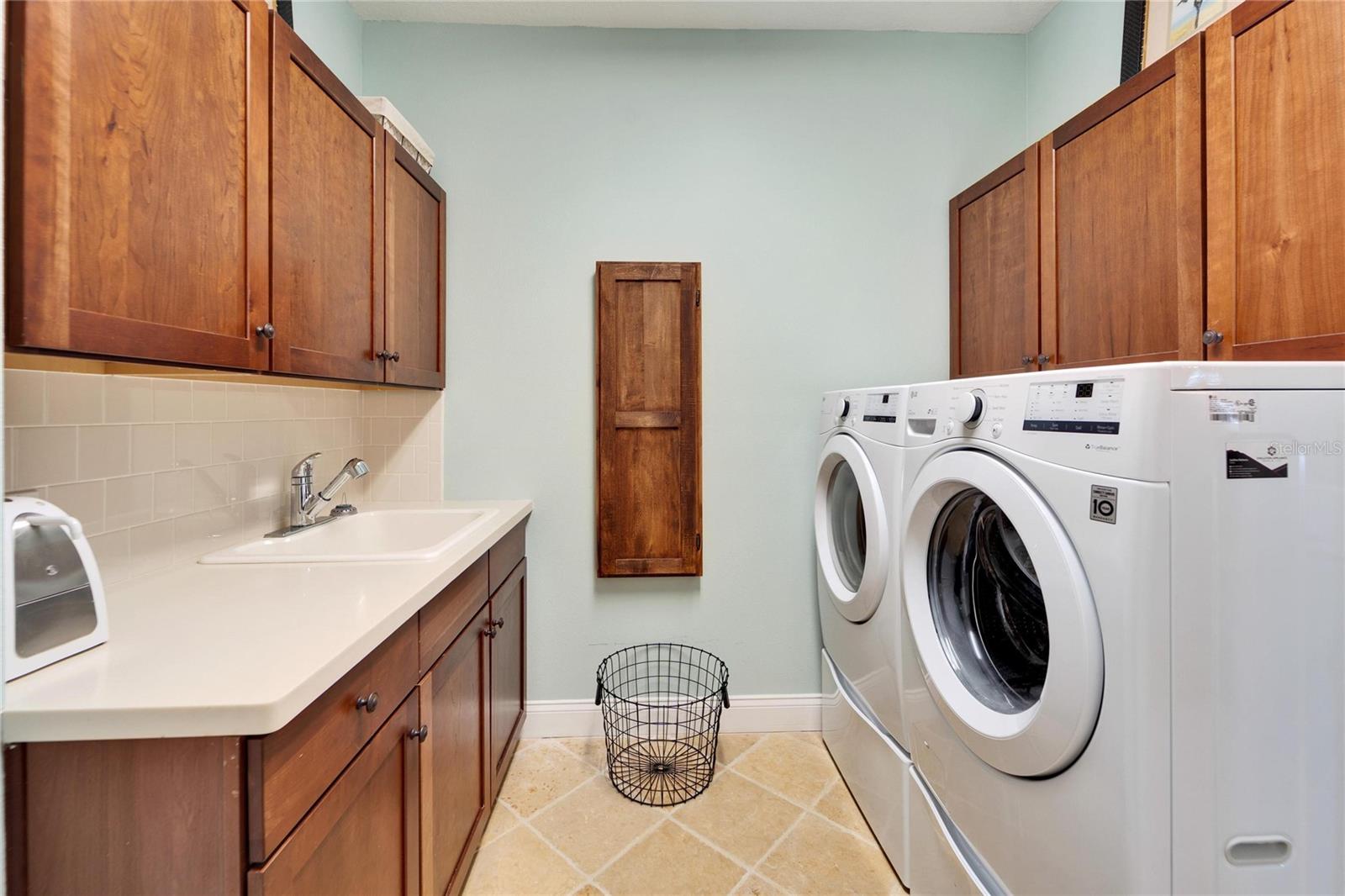 Image 51 of 100 For 5616 Seagrass Place