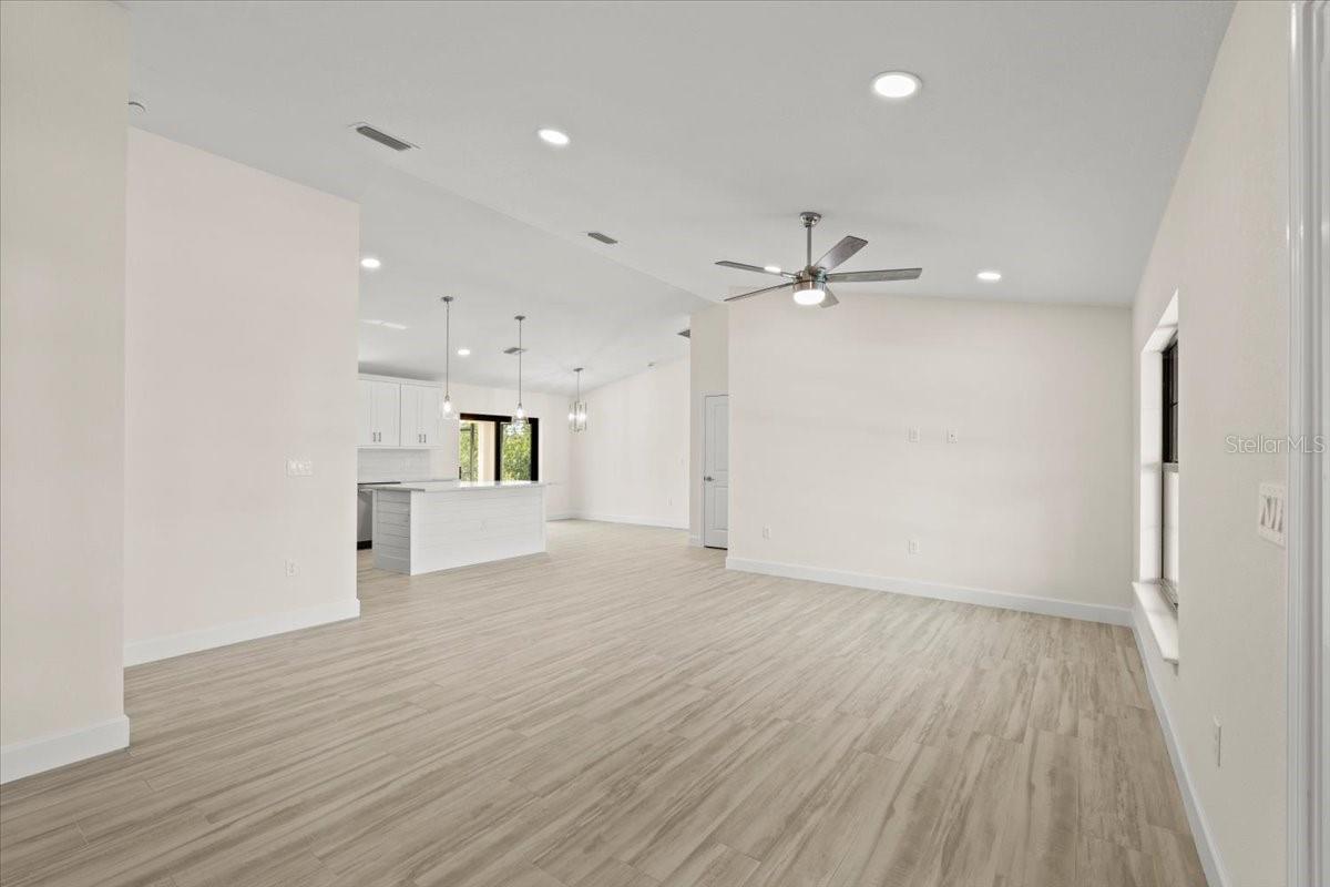 Image 8 of 51 For 7235 Peacock Lane
