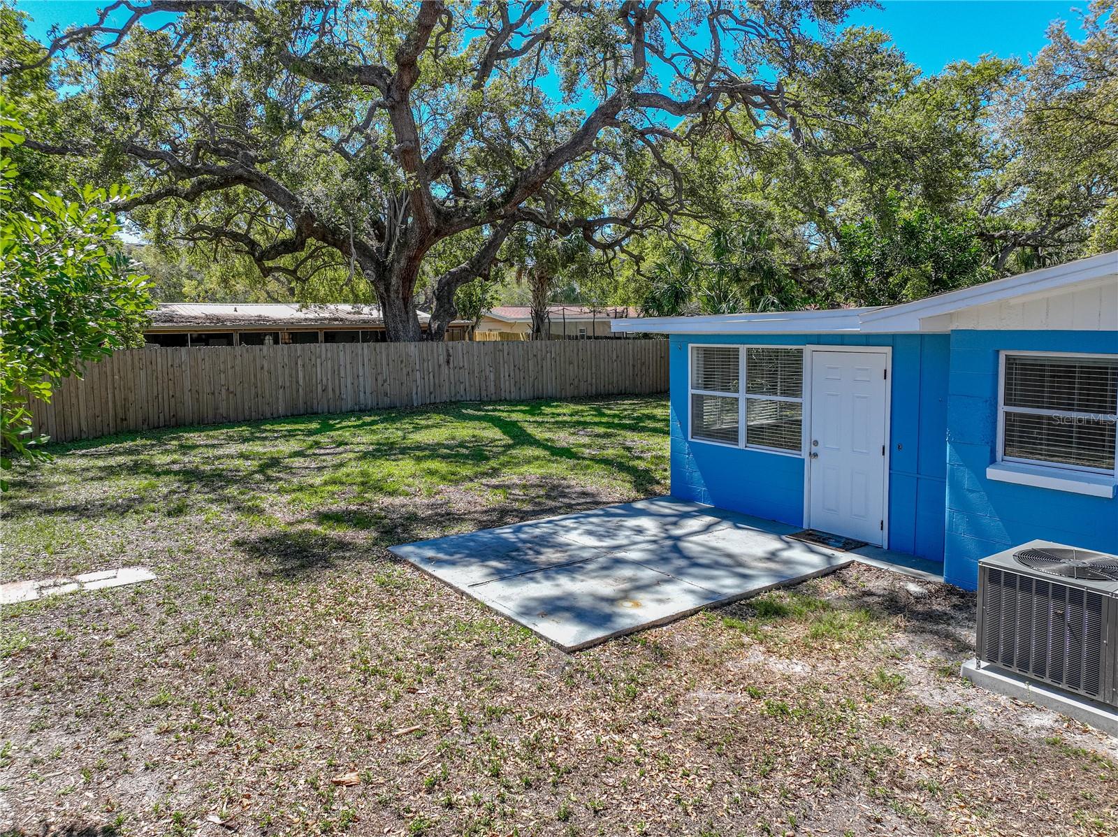 Listing photo id 35 for 2926 Elrod Avenue