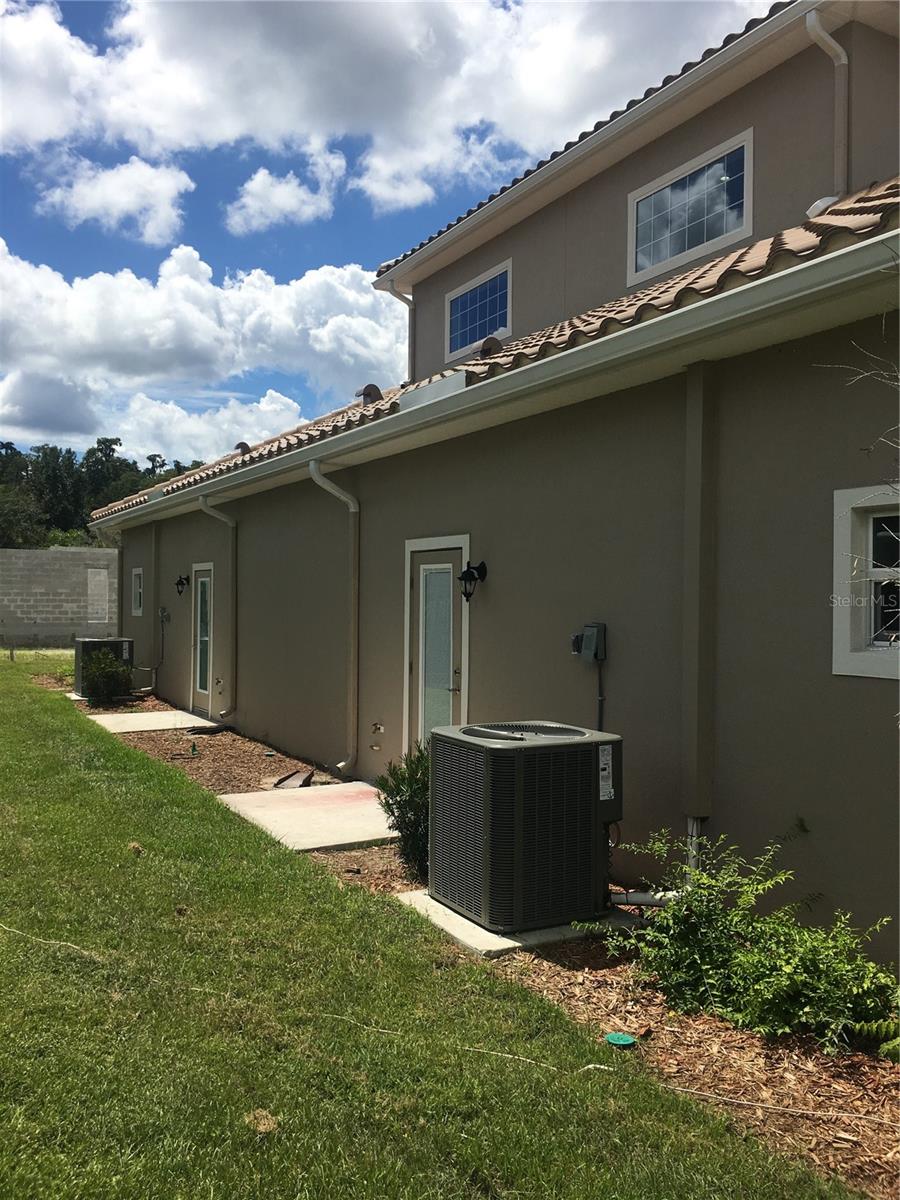 Listing photo id 14 for 1214 Godavari Way