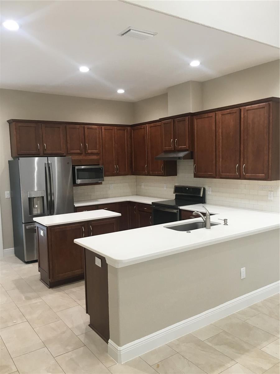 Listing photo id 3 for 1214 Godavari Way