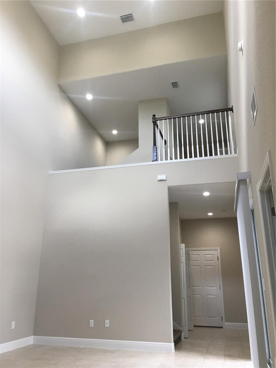 Listing photo id 4 for 1214 Godavari Way