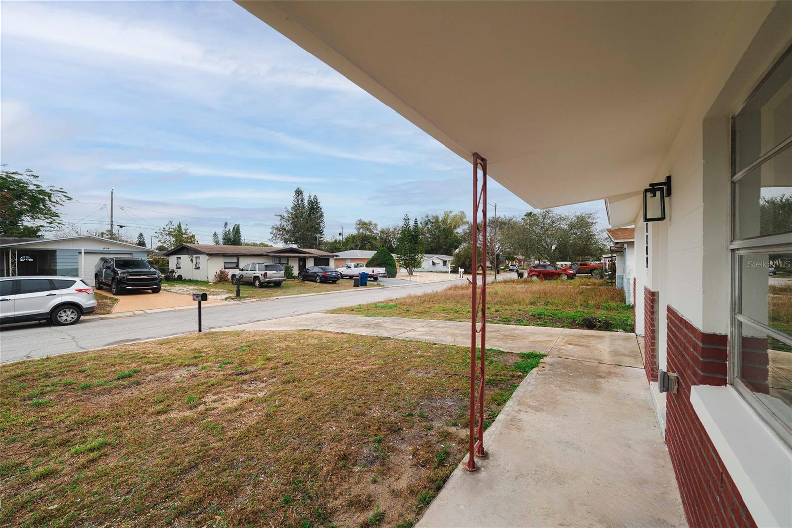 Listing photo id 32 for 1109 Landau Street