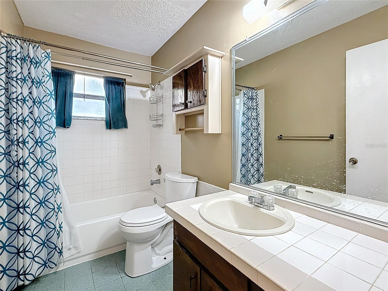 Listing photo id 24 for 1305 Delbar Court