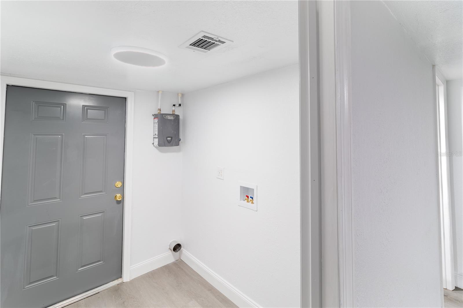 Image 17 of 20 For 9607 13th Street