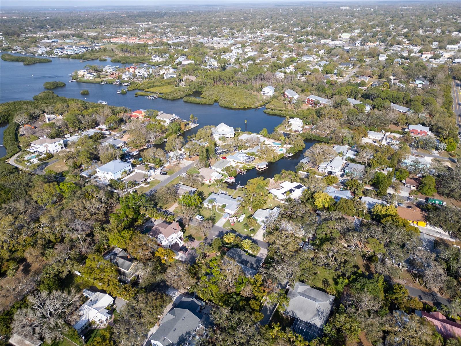 Listing photo id 27 for 613 Orange Street