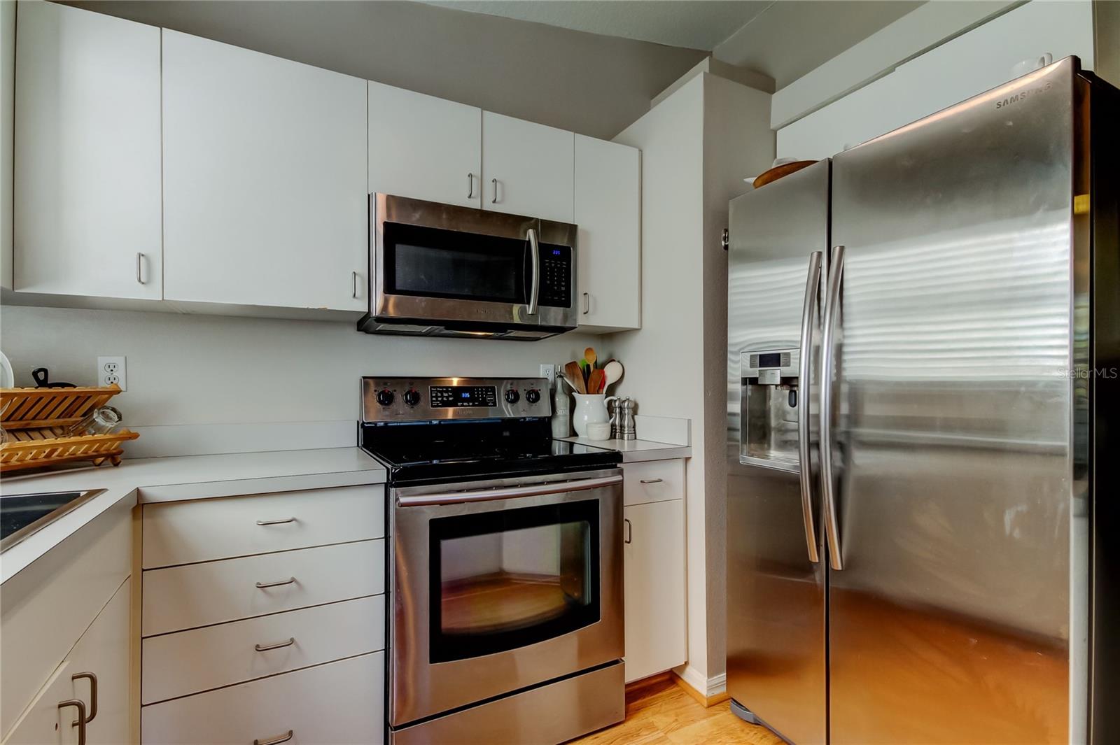 Image 10 of 58 For 510 Pine Avenue S