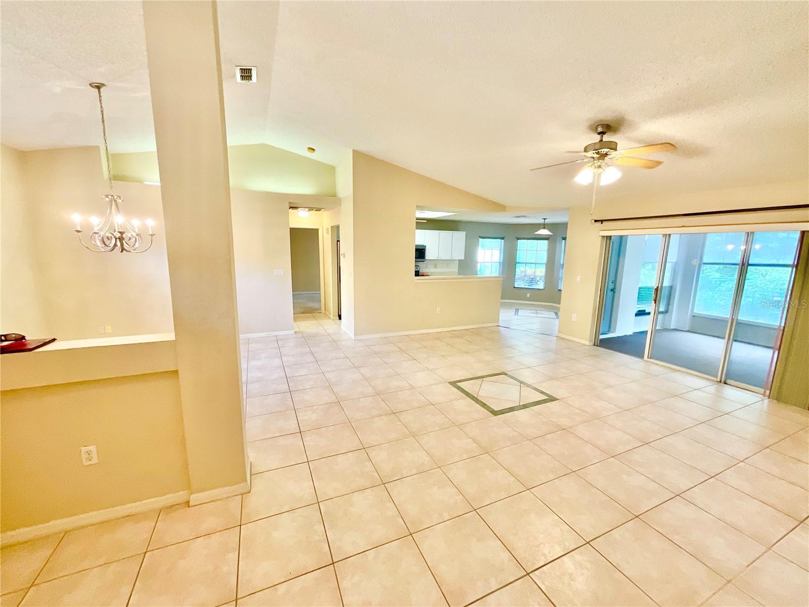 Listing photo id 31 for 7525 Mengi Circle