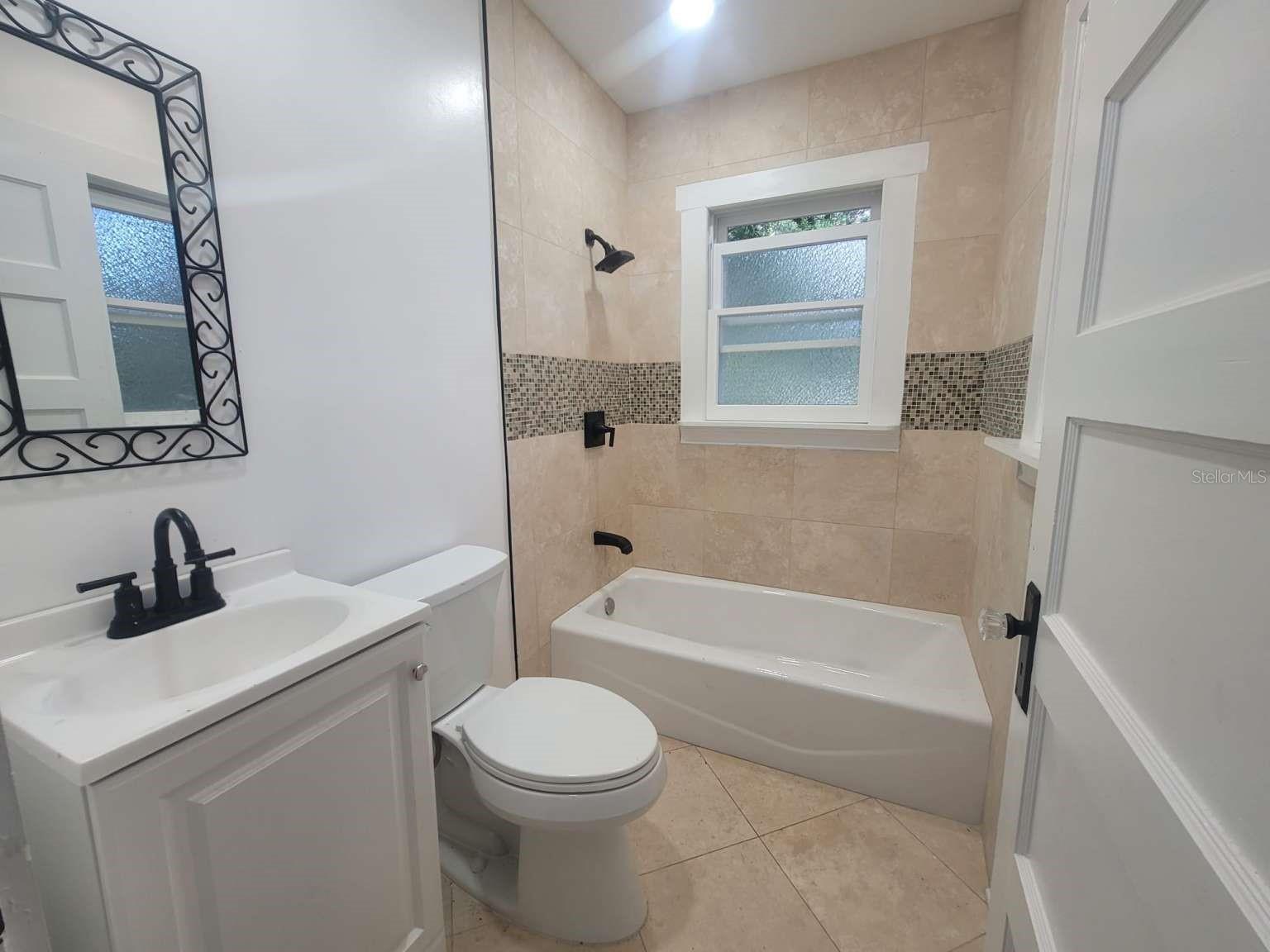 Image 18 of 24 For 5121 40th Avenue N