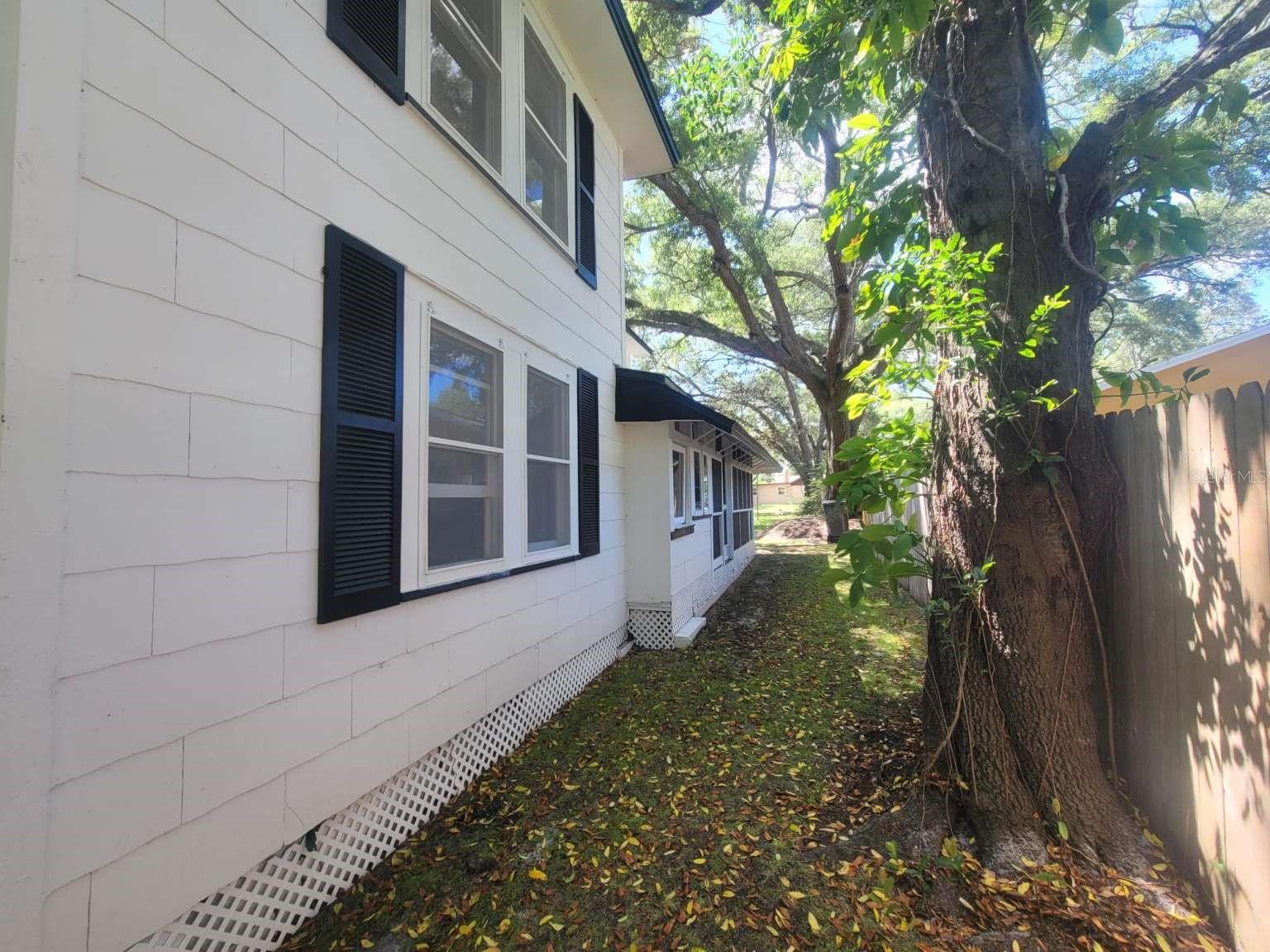 Image 6 of 24 For 5121 40th Avenue N