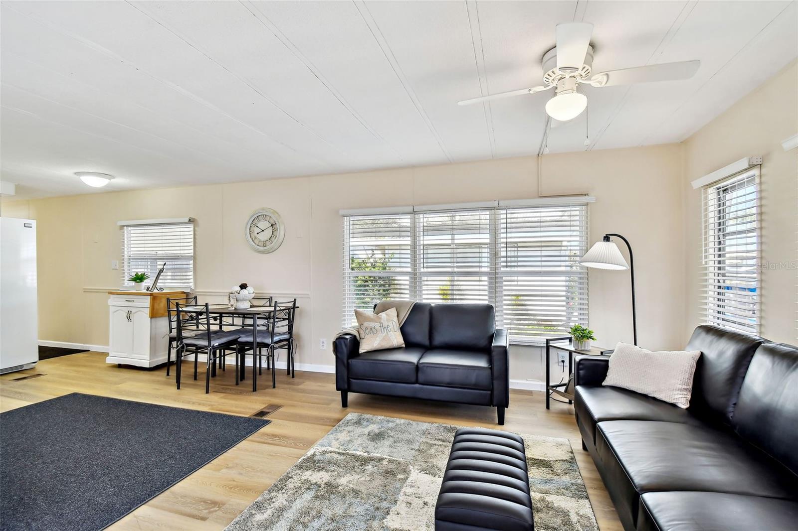 Image 15 of 74 For 12651 Seminole Boulevard 2o