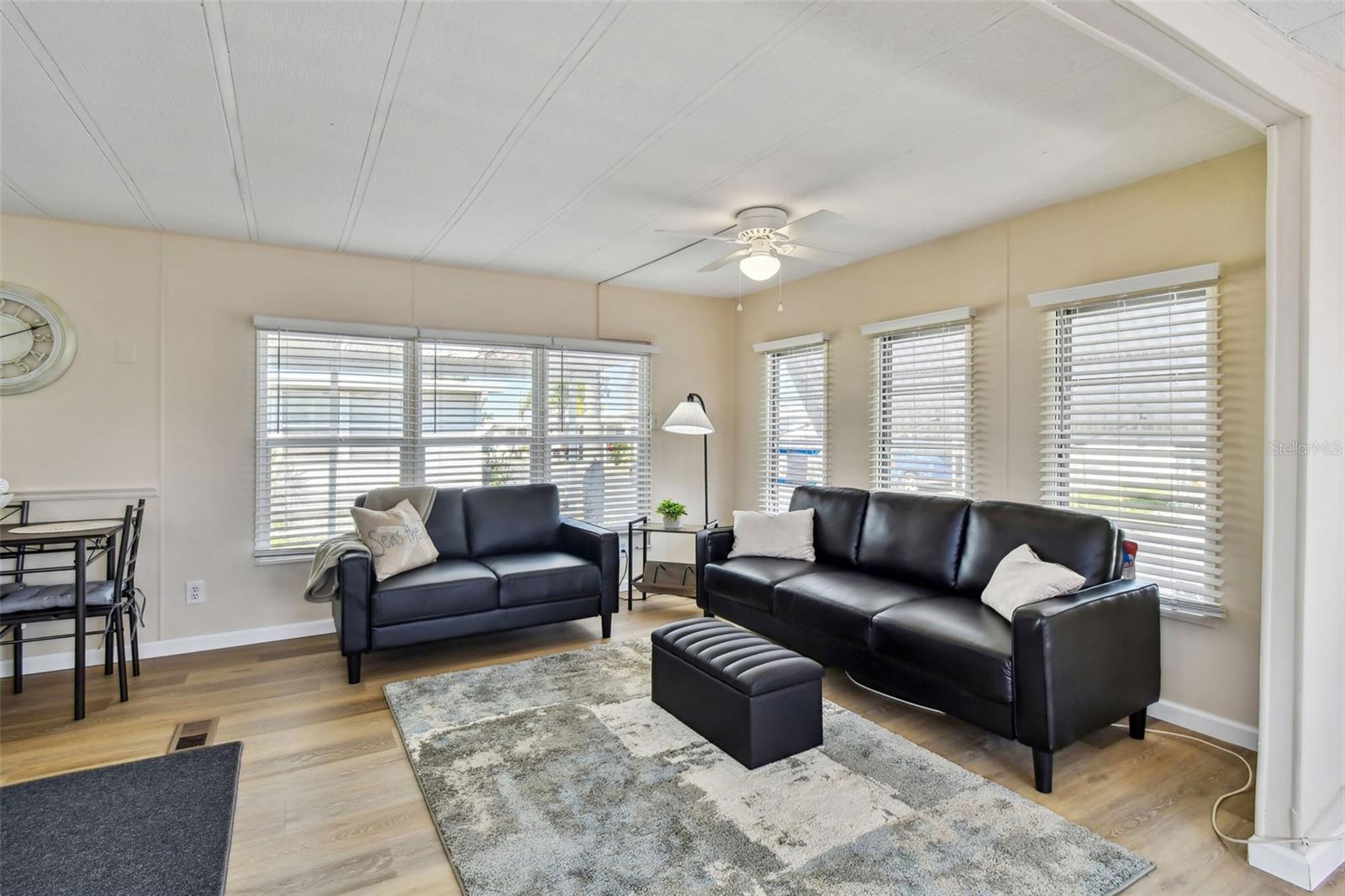 Image 17 of 74 For 12651 Seminole Boulevard 2o