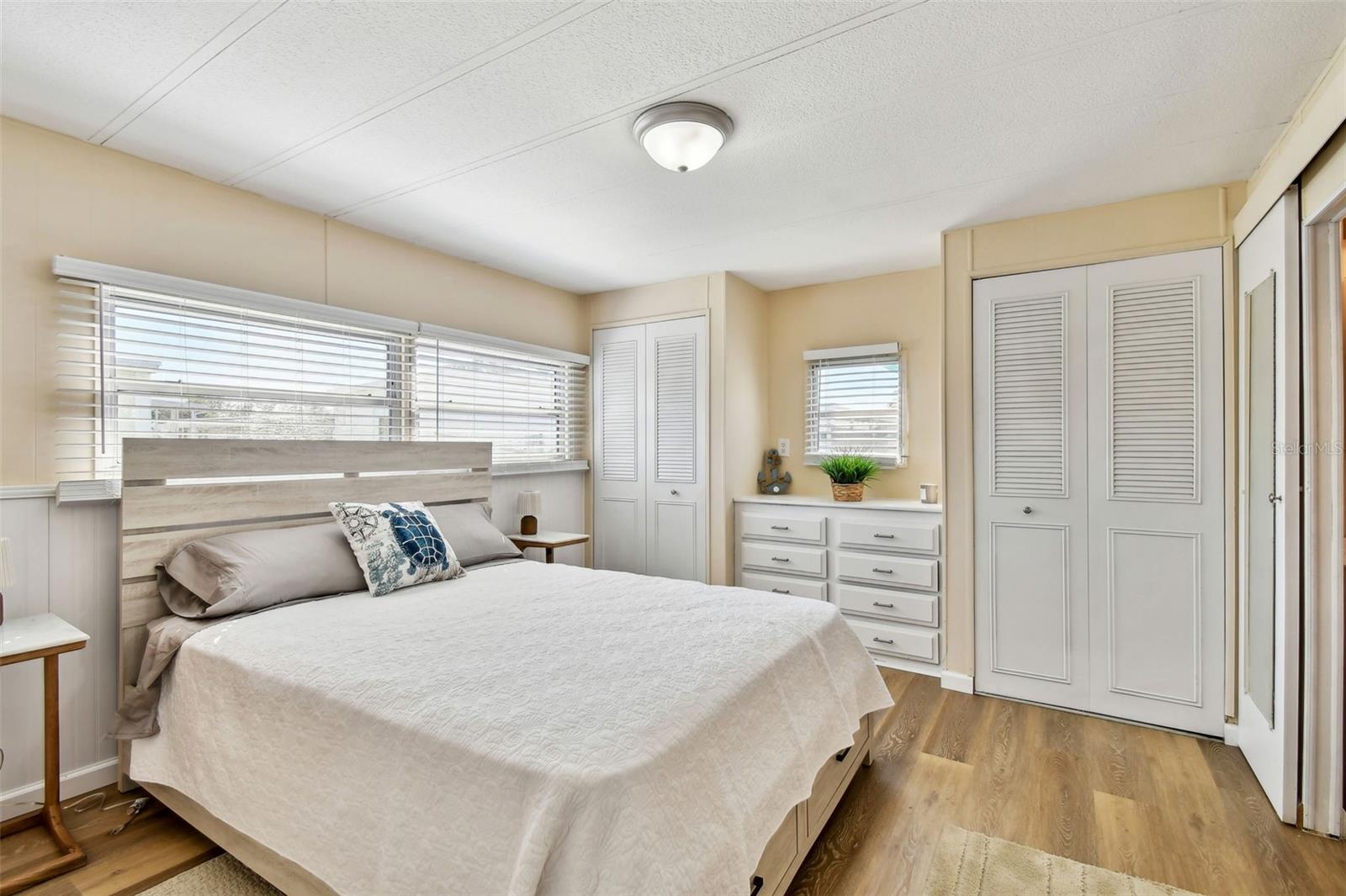 Image 31 of 74 For 12651 Seminole Boulevard 2o