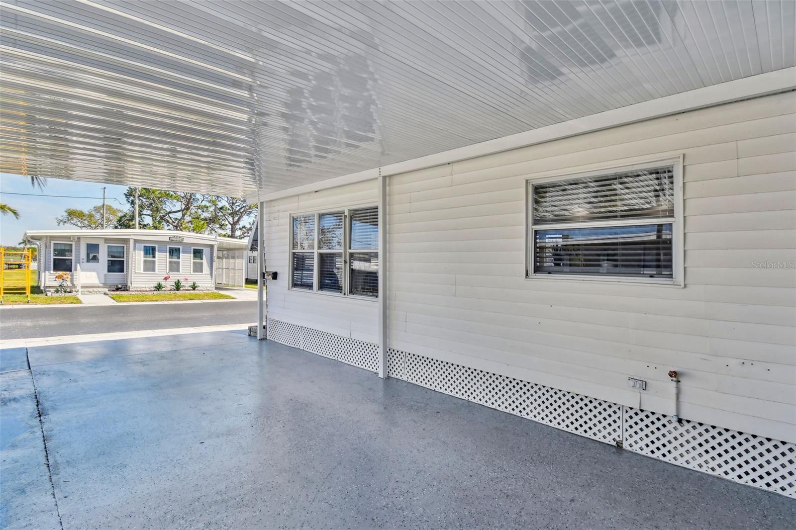 Image 6 of 74 For 12651 Seminole Boulevard 2o